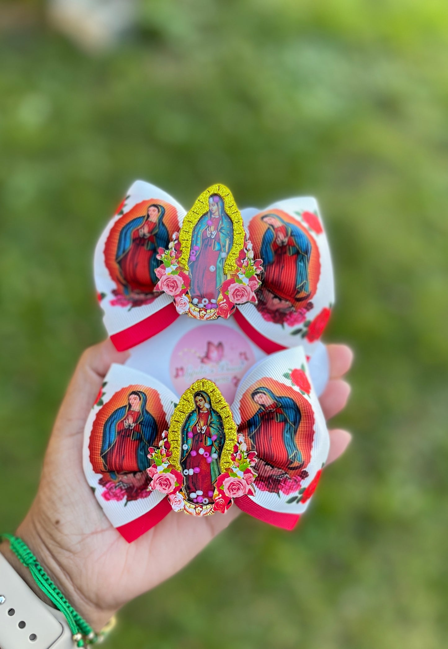 Virgencita bows