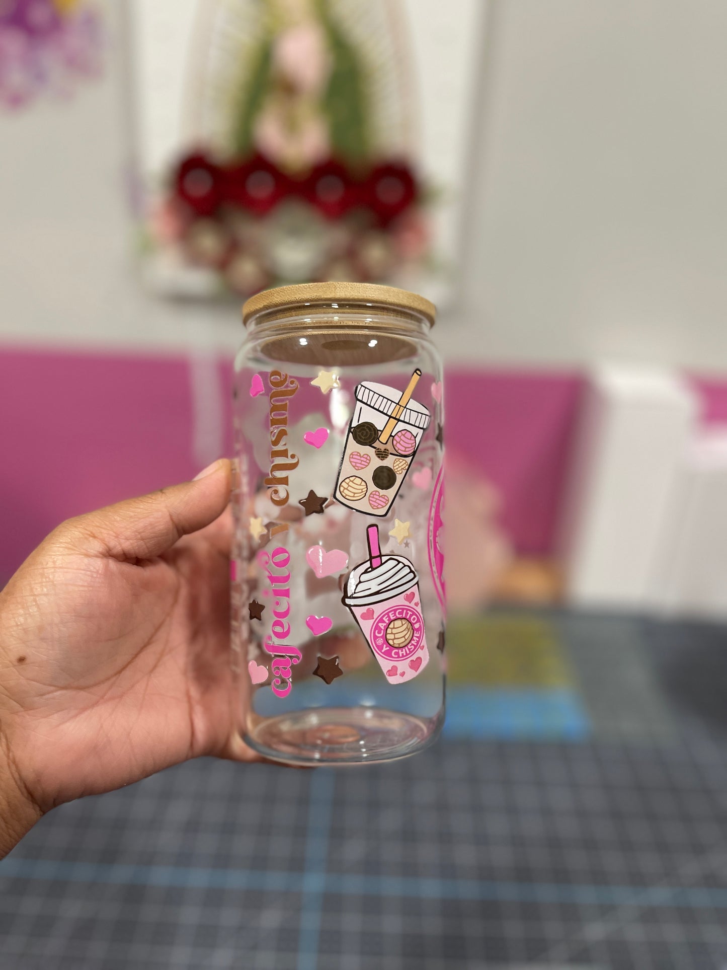 Cafecito & chisme (glass)