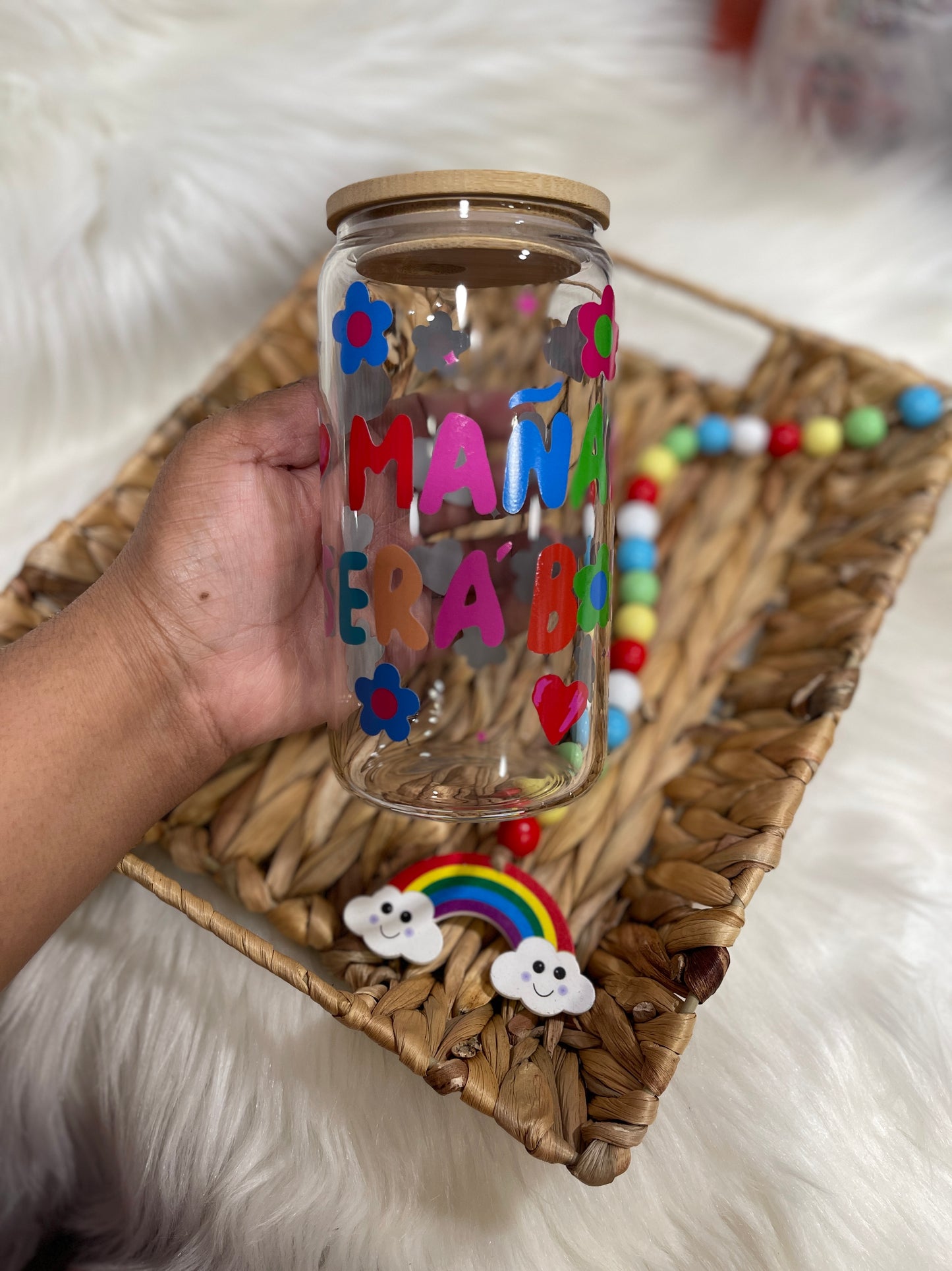 Mañana será bonito (glass)