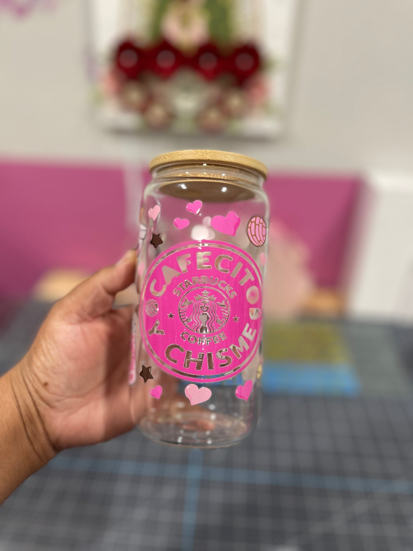 Cafecito & chisme (glass)